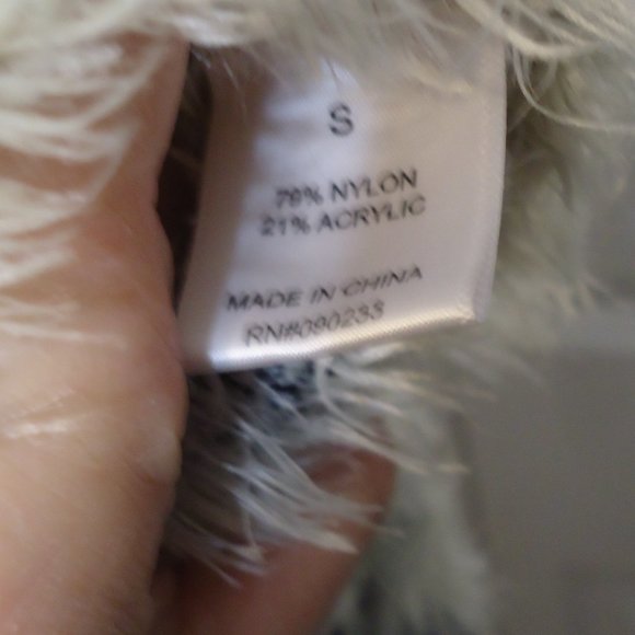 KENDALL & KYLIE Cropped Sweater VHTF - Picture 4 of 7